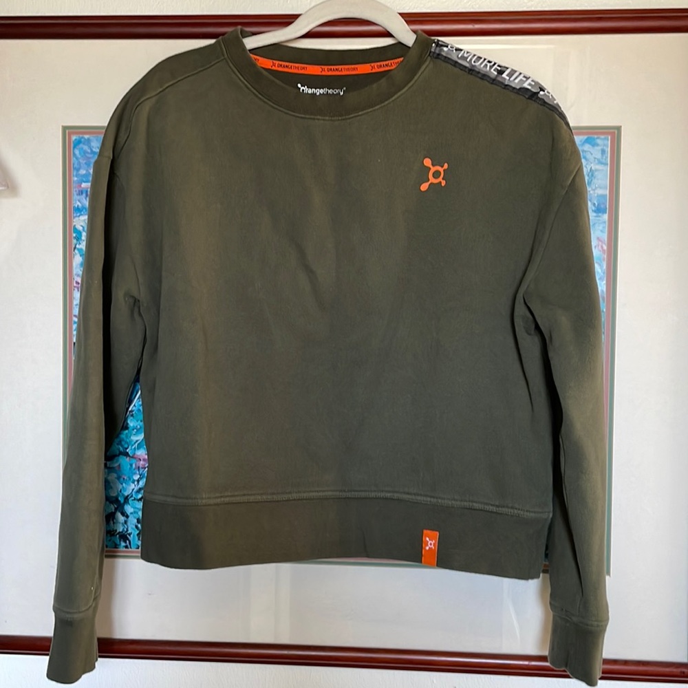 Orangetheory Olive Pullover Sweatshirt Gray White Camo Graphic Sleeve Sz Medium
